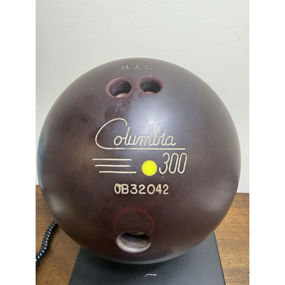 Columbia 300 Legend C Bowling Ball Yellow Dot 12Lb 5oz Vintage Burgundy Brown - Picture 3 of 6